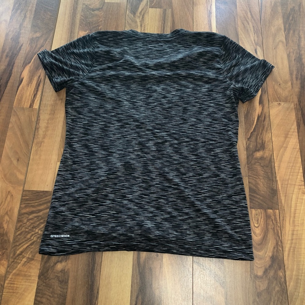 **SOLD**Reebok V Neck Workout Shirt Large - Picture 6 of 6